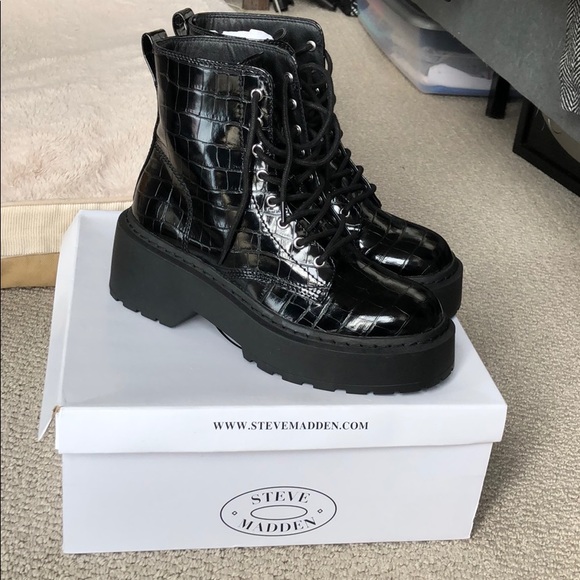 Steve Madden Boots - Picture 4 of 4